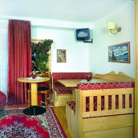 Hotel Bellevue Canazei